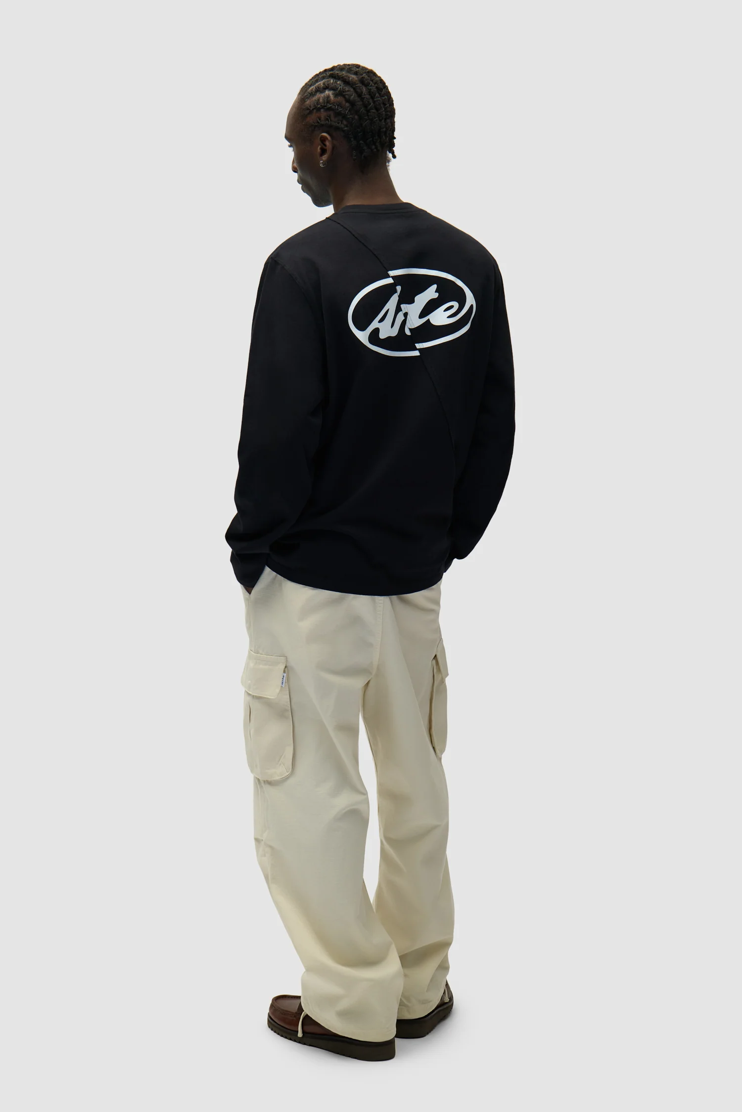 Back Circle Logo Longsleeve - Black - Image 6