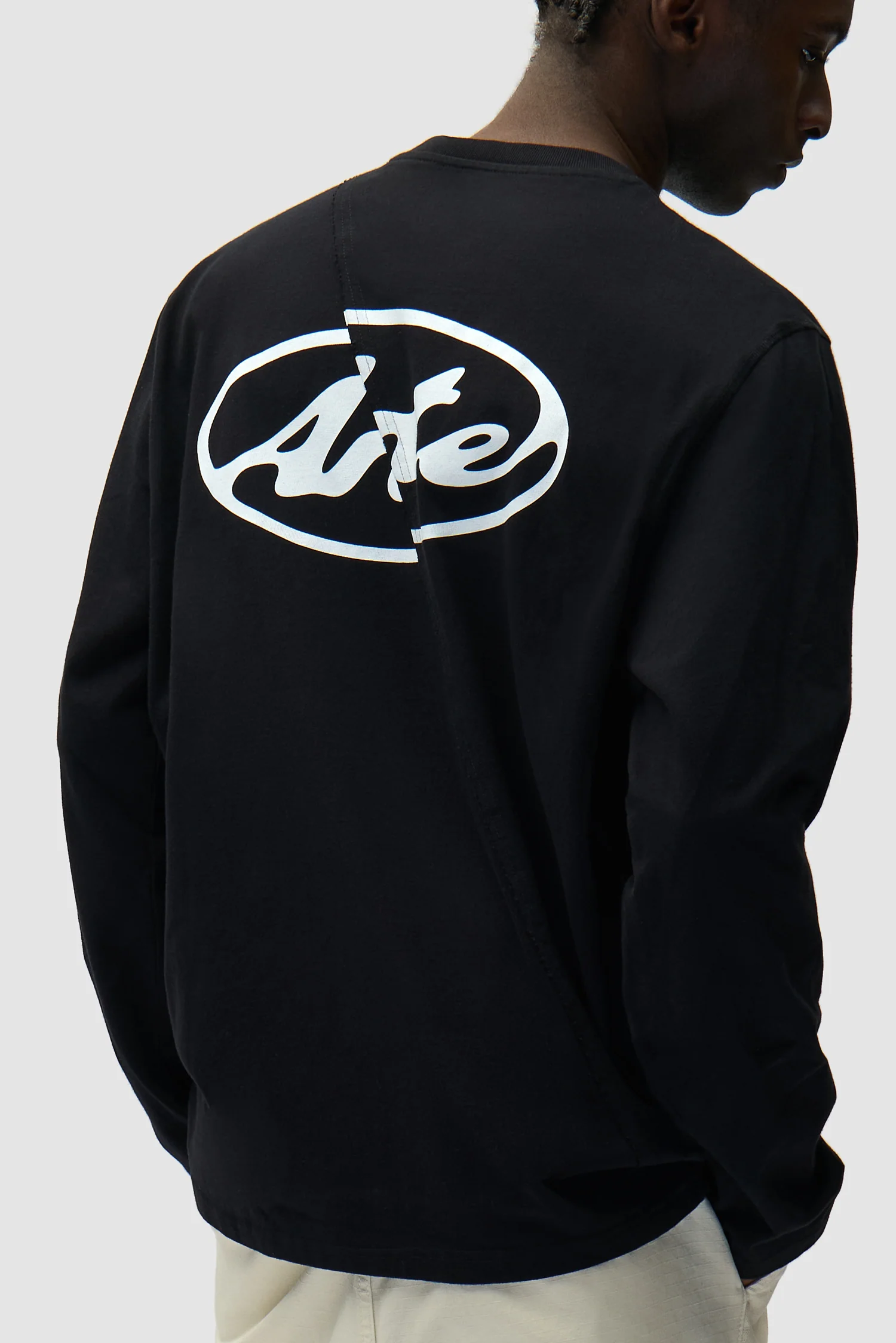 Back Circle Logo Longsleeve - Black - Image 7