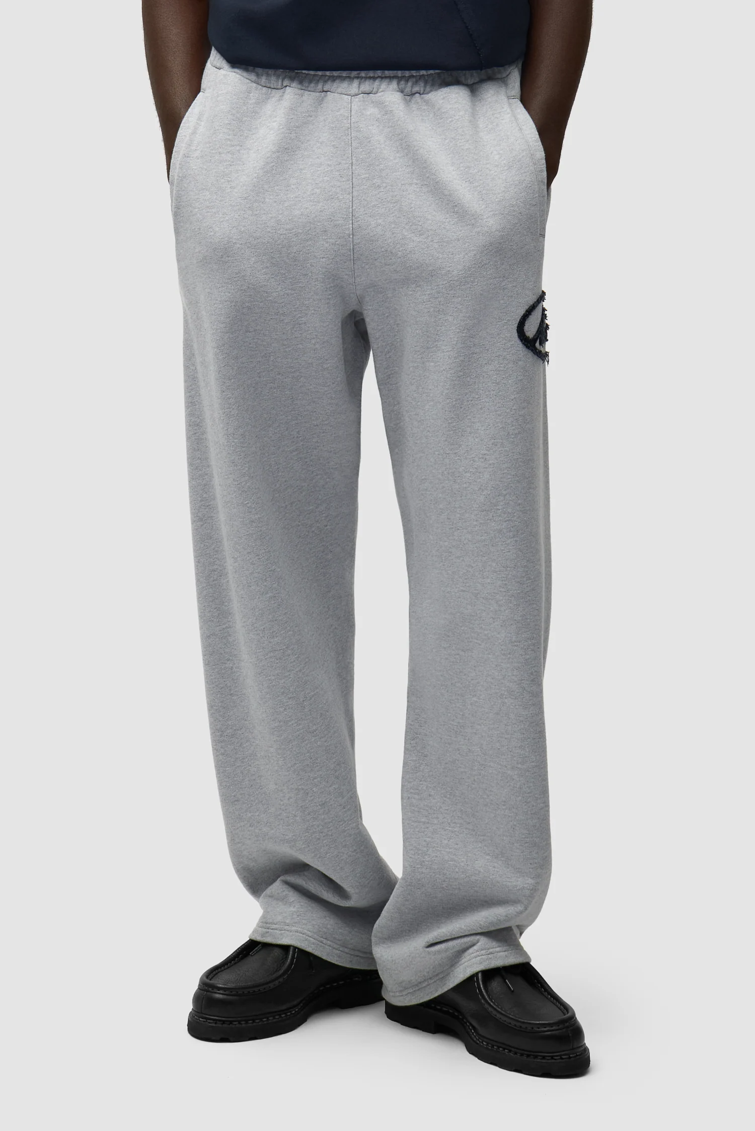 Circle Patch Logo Sweatpants - Grey - Image 4