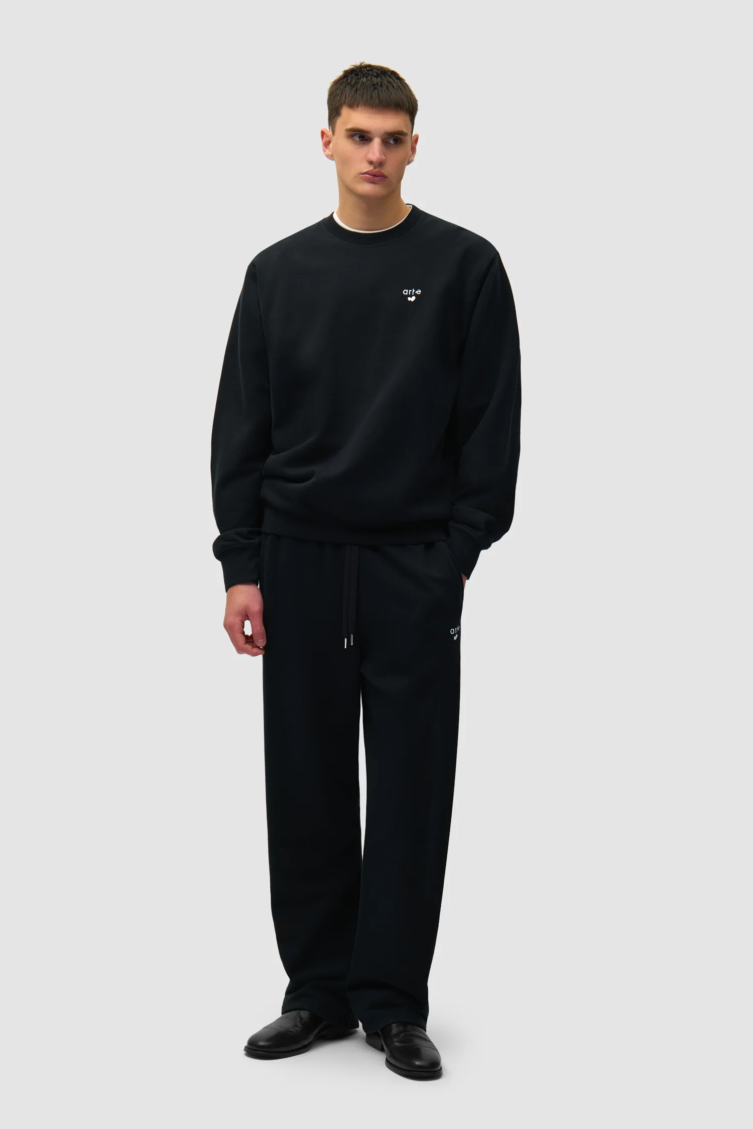 Heart Logo Sweatpants - Black - Image 5