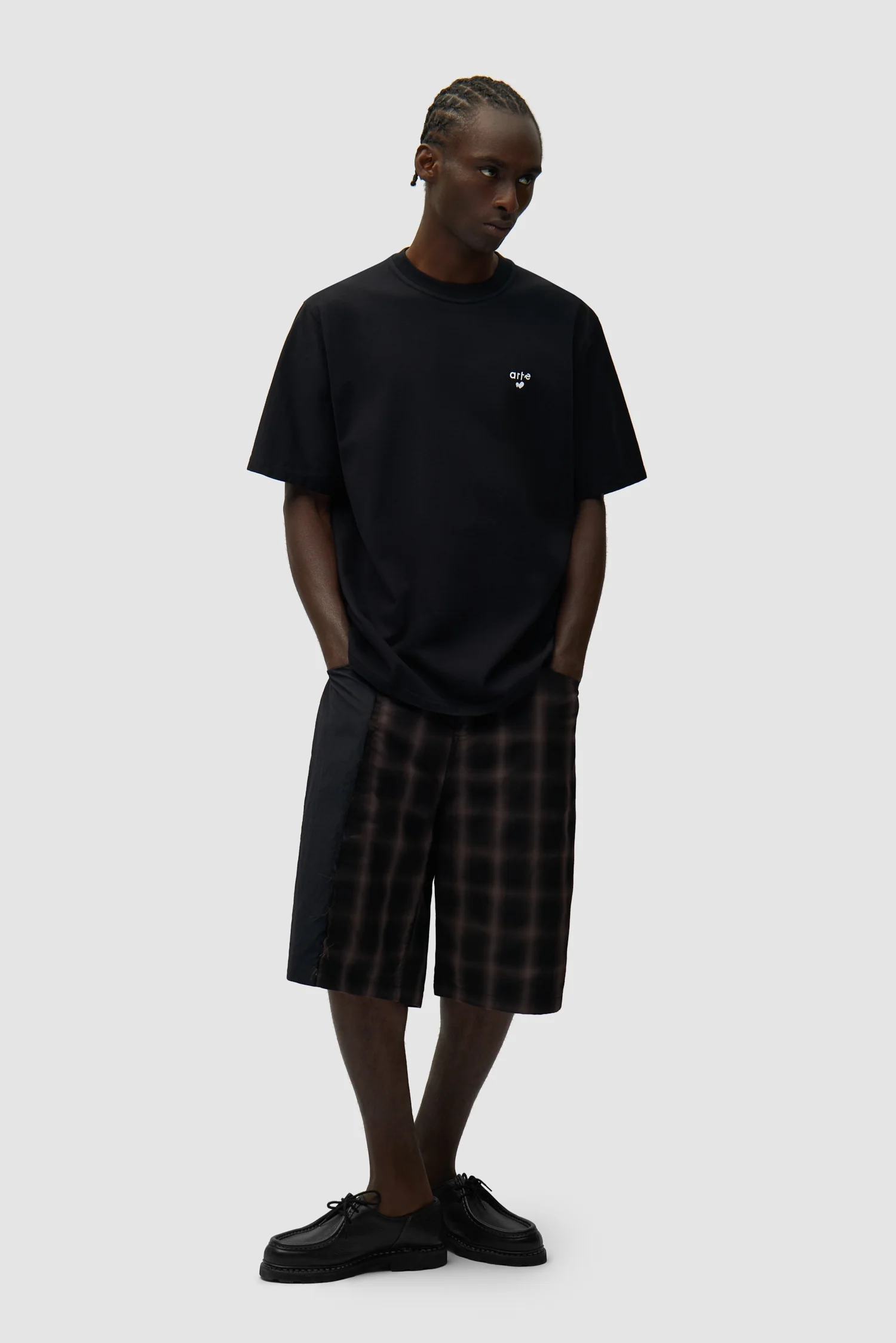 Heart Logo T-shirt - Black - Image 5