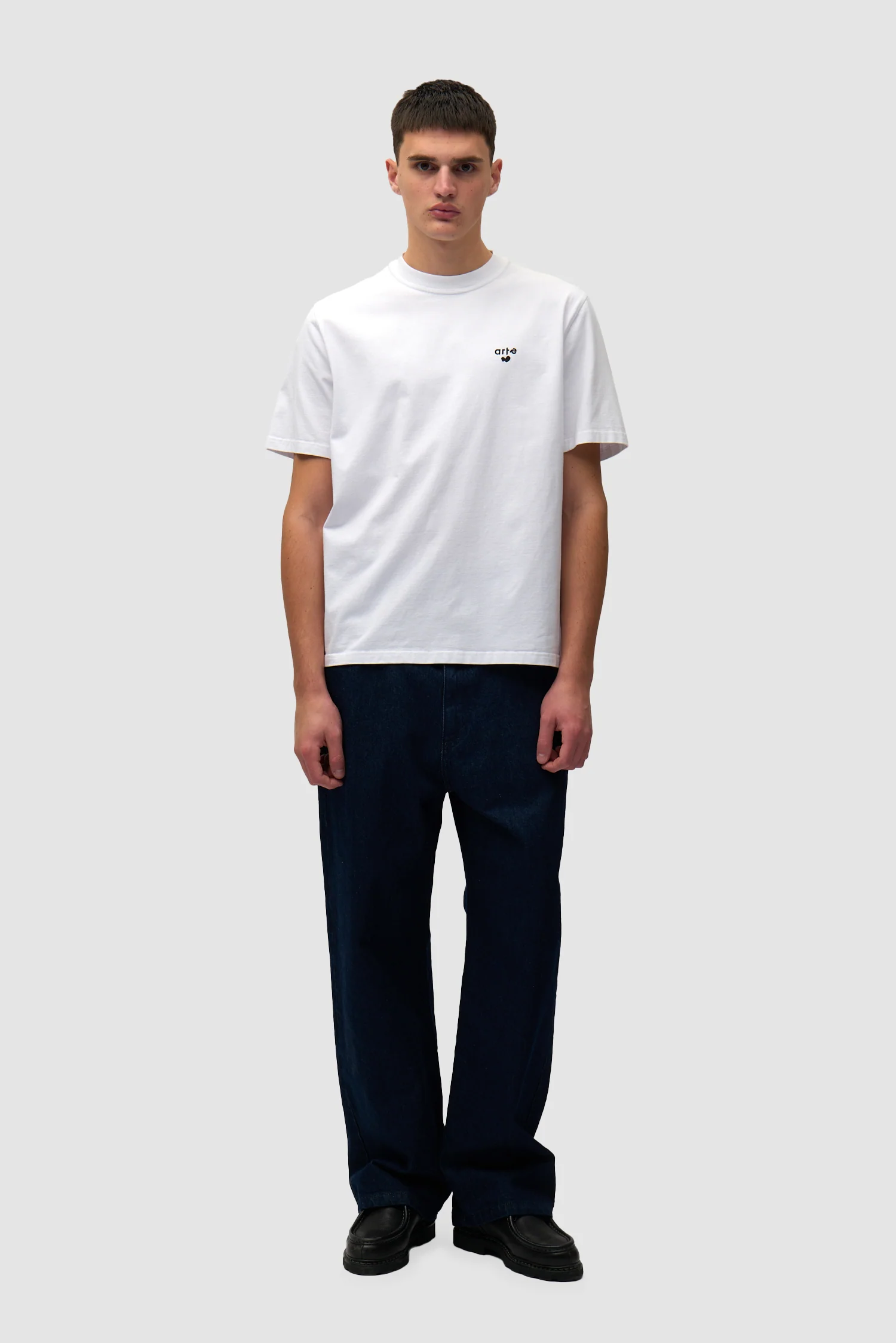 Heart Logo T-shirt - White - Image 4