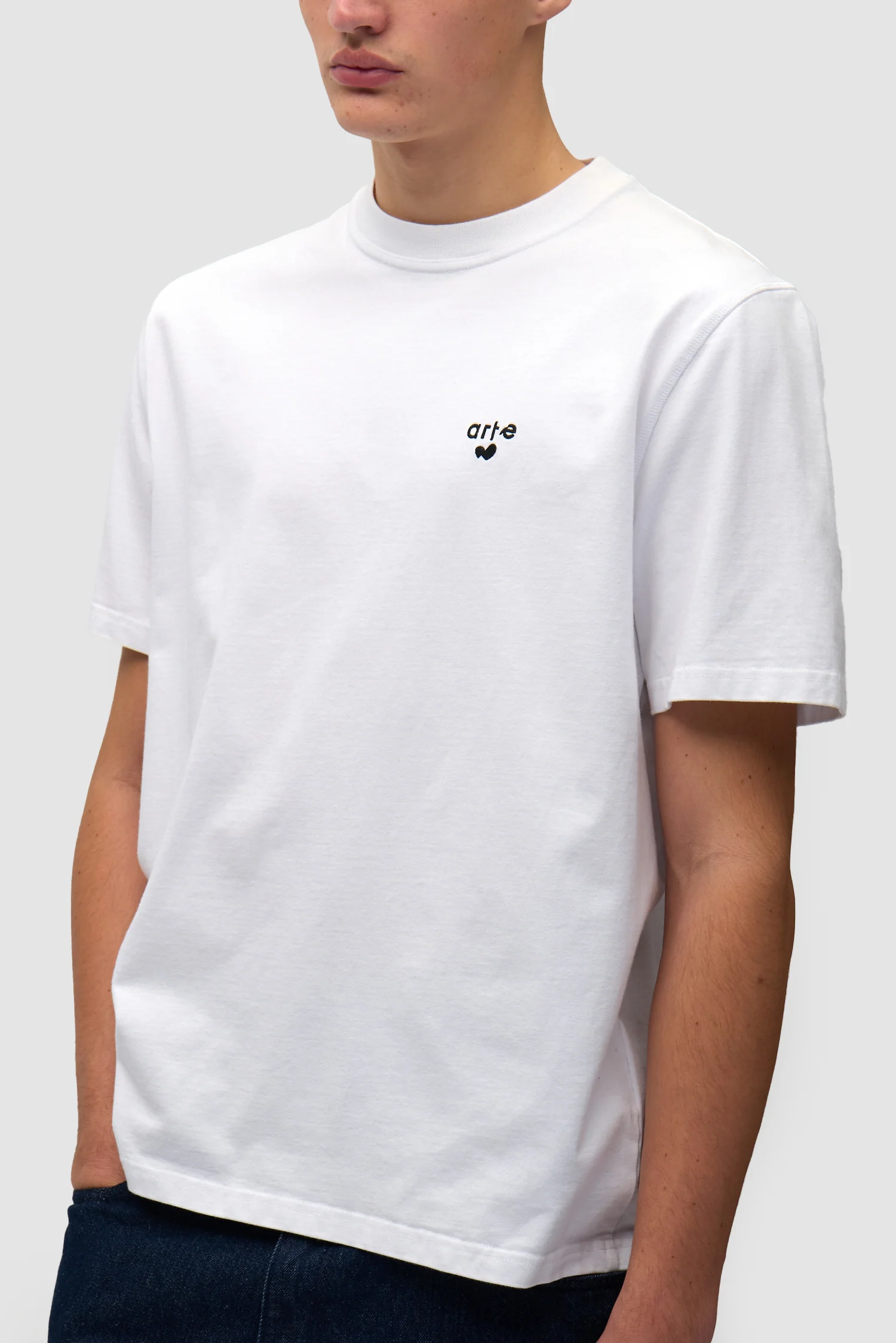 Heart Logo T-shirt - White - Image 7